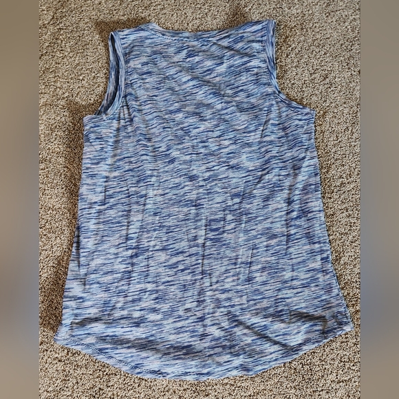 4/$20 Tank. Size large. - Picture 2 of 4